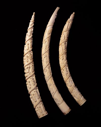Geschnitzte Stoßzähne, Kongo von African